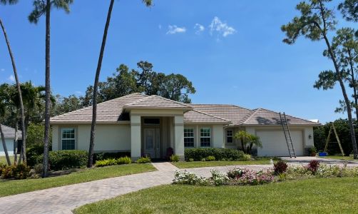 House Washing Prep Checklist: What Homeowners Should Do Before We Arrive