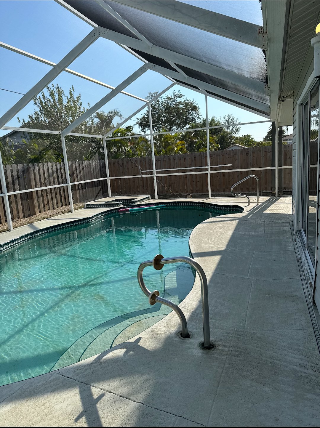 Pool cage cleaning in South Ft Myers